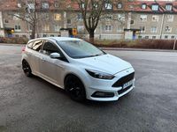 Begagnad Ford Focus 182 HK (133 kW) 2017 Vit