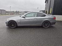 Begagnad BMW 325 218 HK (160 kW) 2007 Grå Sportkupé