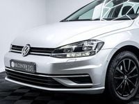 Begagnad VW Golf VII IQ Drive 116 HK (85 kW) 2019 Silver Halvkombi