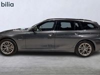 begagnad BMW 328 330e xDrive Touring Steptronic Sport line Drag Navi 2022, Kombi