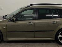 Begagnad Saab 9-3 Vector 175 HK (128 kW) 2006 Grön Kombi