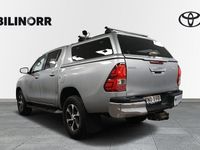 begagnad Toyota HiLux D-CAB 2,4D AUTO 4WD PREMIUM VÄRMARE DRAG