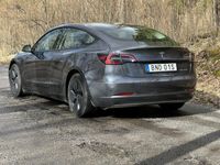 begagnad Tesla Model 3 Long Range AWD, drag, v-hjul