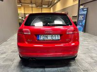Begagnad Audi A3 Sportback Attraction 125 HK (91 kW) 2010 Röd Halvkombi