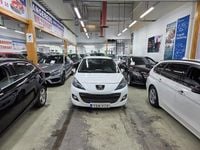 Begagnad Peugeot 207 90 HK (66 kW) 2010 Vit Halvkombi