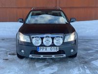 begagnad Skoda Octavia Scout 2.0 TDI 4x4 D-värm Navi Ny servad