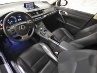 begagnad Lexus CT200h 1.8 CVT AUT PDC NAVI SKINN EUR6 16" 2015, Halvkombi