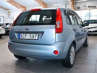 begagnad Ford Fiesta 5-dörrar 1.3 Nyservad AUX 69hk