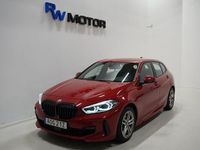 Begagnad BMW 118 M Sport 136 HK (100 kW) 2021 Röd Halvkombi