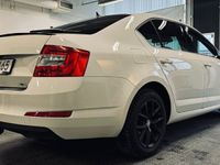 begagnad Skoda Octavia 2.0 TDI Euro 6 B-Kamera Drag M-Värm Nyservad