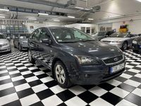 Begagnad Ford Focus 125 HK (91 kW) 2007 Grå Halvkombi