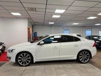 Begagnad Volvo S60 Summum 215 HK (158 kW) 2014 Vit Sedan
