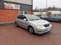 Begagnad Toyota Corolla 110 HK (80 kW) 2002 Silver Halvkombi