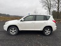 Begagnad Toyota RAV4 136 HK (100 kW) 2007 Vit SUV