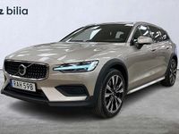 Begagnad Volvo V60 CC Core 200 HK (147 kW) 2023 Ljusgrå Kombi
