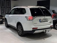 Begagnad Mitsubishi Outlander 203 HK (149 kW) 2015 Vit SUV