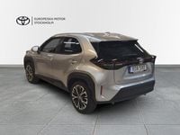 Begagnad Toyota Yaris Hybrid Edition 117 HK (86 kW) 2022 Silver