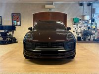 Begagnad Porsche Macan GTS 441 HK (324 kW) 2023 Mörkröd SUV