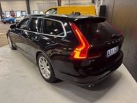 Begagnad Volvo V90 Momentum 190 HK (139 kW) 2019 Svart Kombi