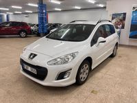 Begagnad Peugeot 308 SW 92 HK (67 kW) 2013 Vit Kombi