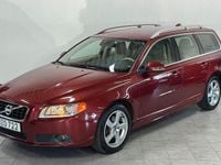 Begagnad Volvo V70 136 HK (100 kW) 2013 Vinröd Kombi