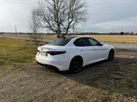 begagnad Alfa Romeo Giulia Veloce Q4 Turbo 280hk (Auto,Panorama,H/K)