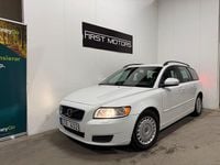 Begagnad Volvo V50 Drive Kinetic 116 HK (85 kW) 2011 Vit Kombi