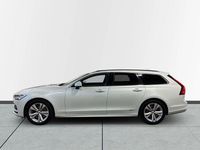 Begagnad Volvo V90 Momentum 197 HK (144 kW) 2021 Vit Kombi