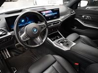 Begagnad BMW 330e M Sport 292 HK (214 kW) 2022 Vit Kombi