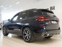 Ny BMW X5 Efficient Dynamics 490 HK (360 kW) 2025 Carbon svart metallic SUV