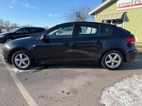 Begagnad Chevrolet Cruze 124 HK (91 kW) 2012 Svart Halvkombi