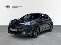Begagnad Toyota C-HR Style 122 HK (89 kW) 2018 Gråmetallic/svart tak SUV