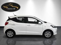 Begagnad Hyundai i10 Essential 67 HK (49 kW) 2023 Vit Halvkombi