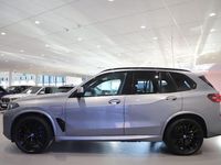 Begagnad BMW X5 M Sport 496 HK (364 kW) 2024 Grå SUV