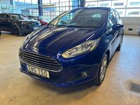 Begagnad Ford Fiesta Titanium 80 HK (58 kW) 2015 Blå Halvkombi