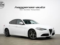Begagnad Alfa Romeo Giulia Super 200 HK (147 kW) 2018 Vit Sedan