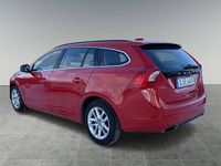 Begagnad Volvo V60 Momentum 184 HK (135 kW) 2014 Röd Kombi