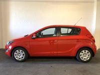 Begagnad Hyundai i20 Premium 85 HK (62 kW) 2012 Röd Halvkombi