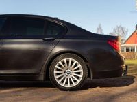 Begagnad BMW 730 M Sport 259 HK (190 kW) 2014 Svart Sedan