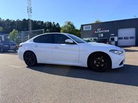 Begagnad Alfa Romeo Giulia Super 200 HK (147 kW) 2018 Vit Sedan