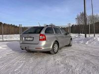 Begagnad Skoda Octavia Elegance 122 HK (89 kW) 2010 Silver Kombi