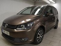 Begagnad VW Touran Comfortline 105 HK (77 kW) 2013 Brun Minibuss