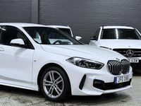 Begagnad BMW 118 M Sport 140 HK (102 kW) 2020 Vit Halvkombi