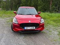 Begagnad Suzuki Swift 83 HK (61 kW) 2024 Röd Halvkombi
