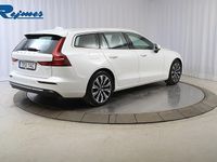 Begagnad Volvo V60 Core 253 HK (186 kW) 2022 Vit Kombi