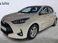 Begagnad Toyota Yaris Hybrid Active 117 HK (86 kW) 2022 Vit Halvkombi