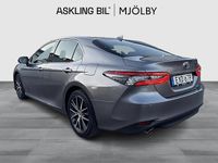 Begagnad Toyota Camry Hybrid Executive 218 HK (160 kW) 2021 Silver Sedan
