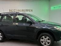 Begagnad Toyota RAV4 152 HK (111 kW) 2006 Grå SUV