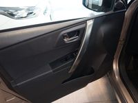 begagnad Toyota Auris 1.6 Valvematic Manuell Backkamera Blåtand 132hk