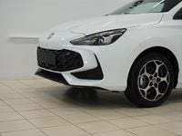 Begagnad MG MG3 2024 Vit Halvkombi